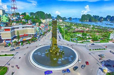 Cột đồng hồ trung tâm thành phố Hạ Long - Quảng Ninh